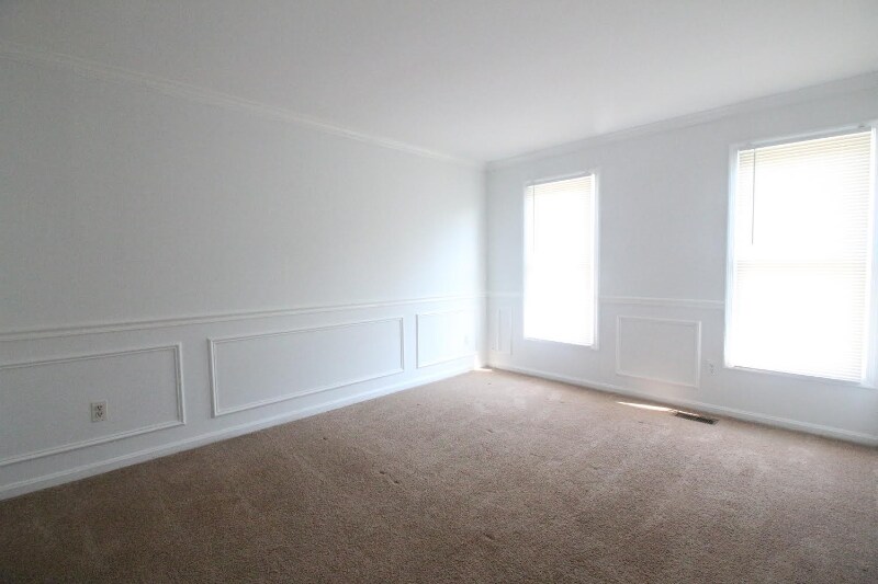 Building Photo - 17 Beauvoir Ct