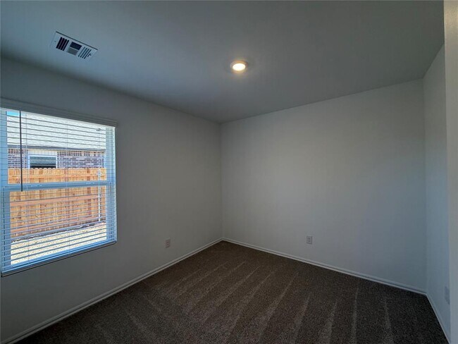 Building Photo - 10005 SW 38th St