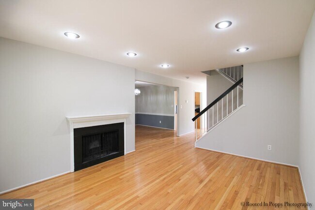 Building Photo - 20423 Meadow Pond Pl