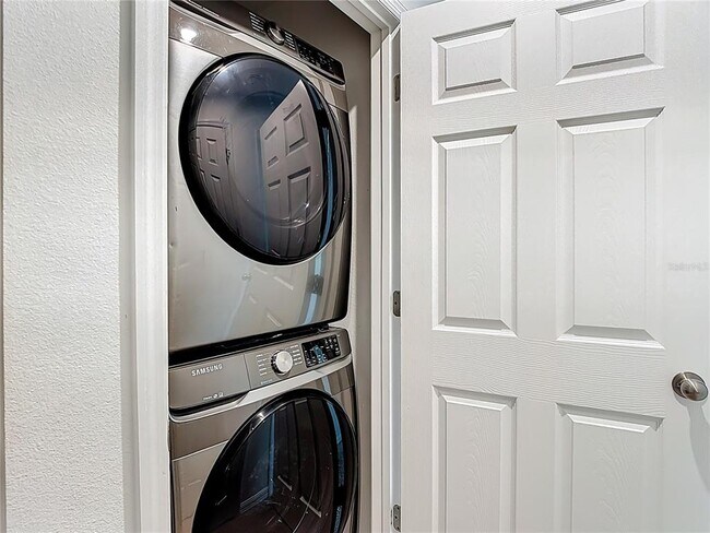 Building Photo - 2512 Blowing Breeze Ave