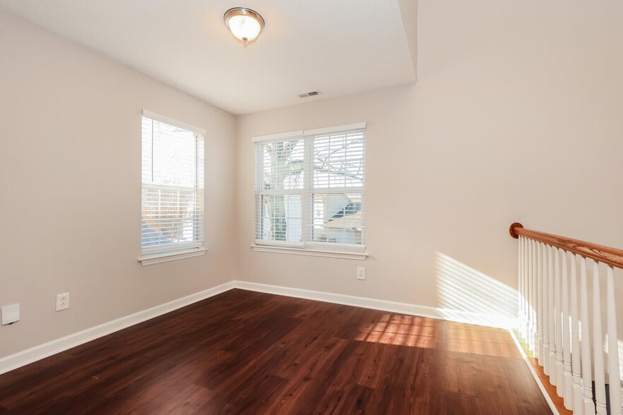 Building Photo - 1513 Bell Trace Dr