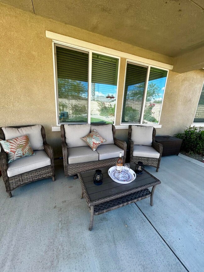 Building Photo - 43930 Arancia Way