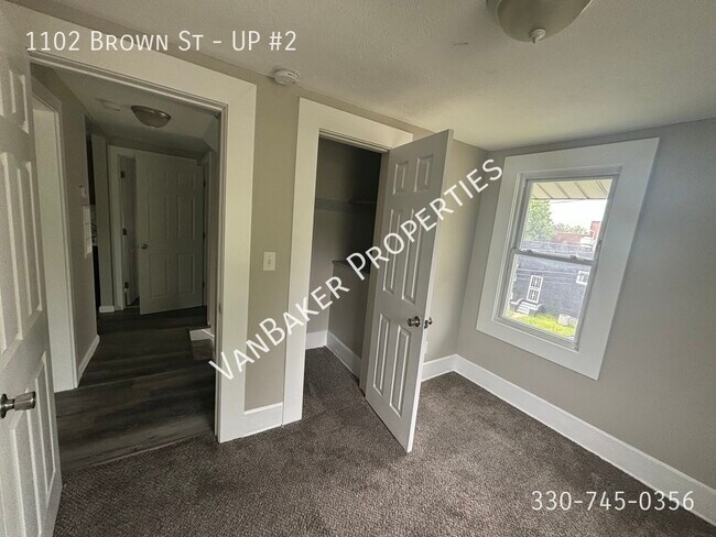 Building Photo - 1102 Brown St