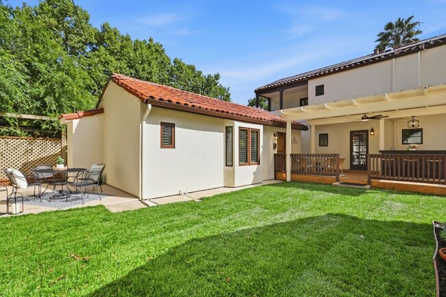 Building Photo - Epic custom remodel on this 1930s Spanish-style home near Downtown Willow Glen!