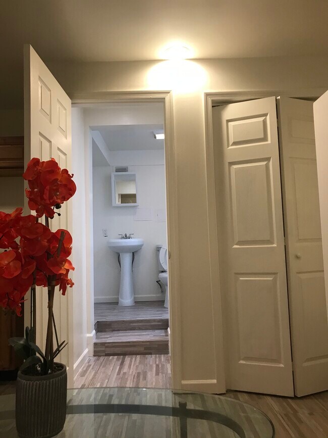 Primary Photo - 520 Kingsley Rd SW