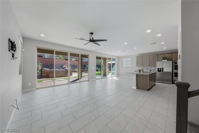 Building Photo - 11 Flora Sagio Ave