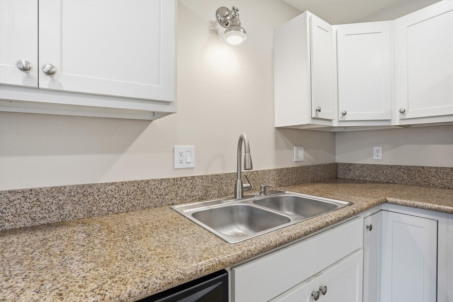 Building Photo - 840 Bonita Ave