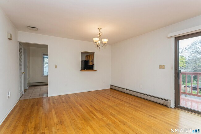 Building Photo - 81 Pemberwick Rd