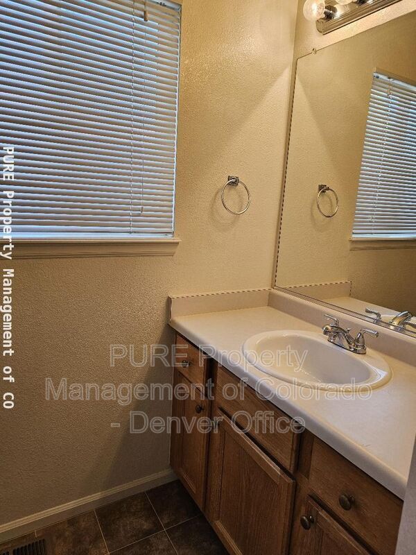 Building Photo - 1298 Braewood Ave