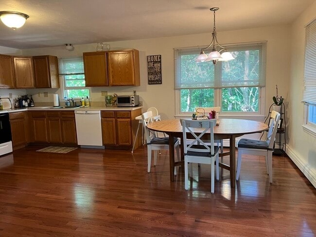 Building Photo - 4 Westview Terrace