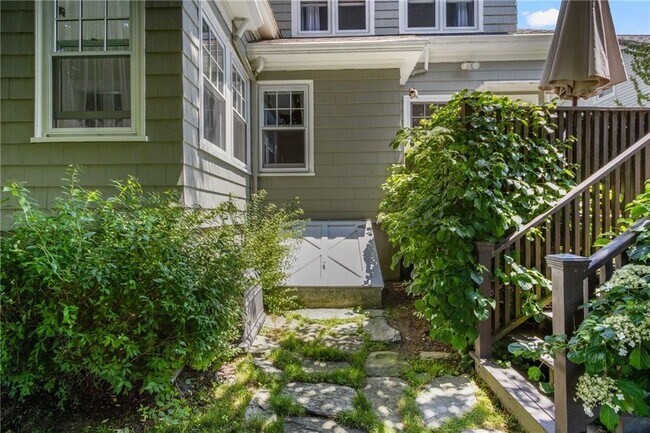 Building Photo - 141 Coggeshall Ave