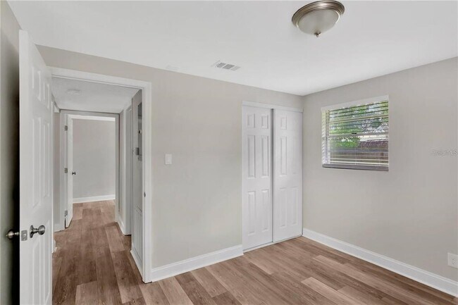 Building Photo - 4105 W Mango Ave
