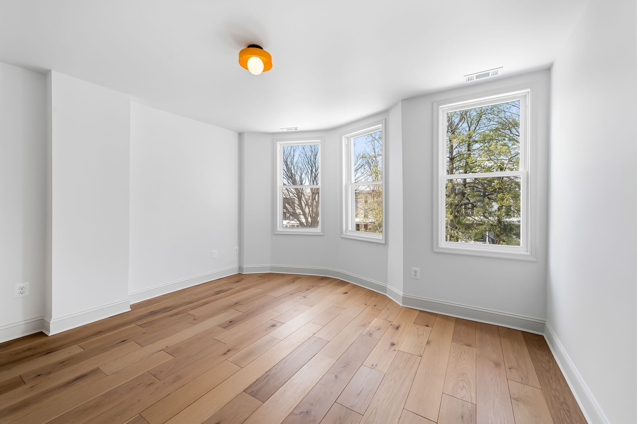 Building Photo - 3539 Roland Ave