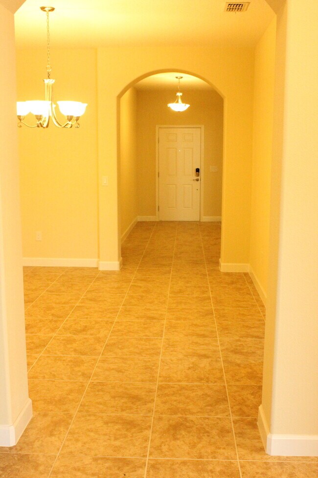Building Photo - FOUR BEDROOM HOME FOR RENT IN INDEPENDENCE