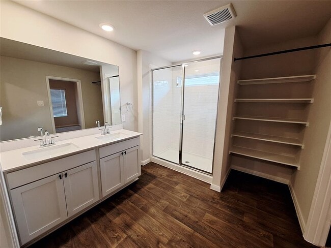 Building Photo - 1327 Camden Ln