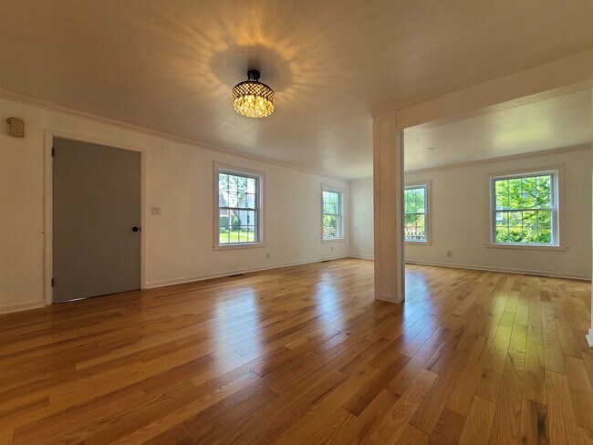 Building Photo - 3-bedroom, 2-bathroom home located in beautiful St. Joseph, MI