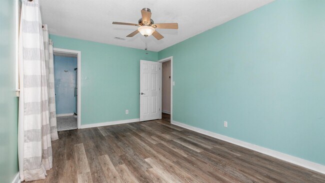 Building Photo - 4070 Long Line Ln