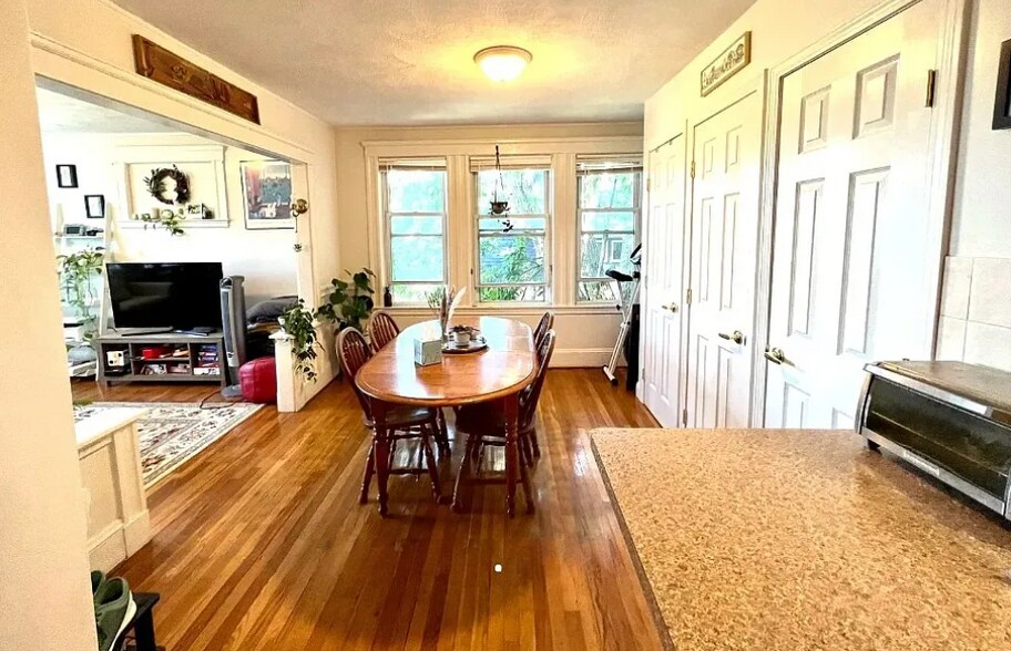 Building Photo - 220 Summer St