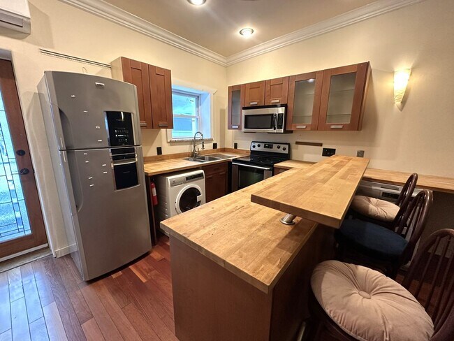 Primary Photo - Gorgeous Studio Apartment in Fishtown with...