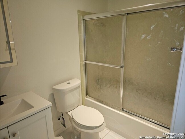 Building Photo - 4 Bedroom one story in Silver Creek