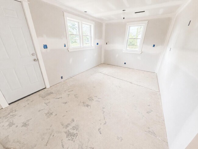 Building Photo - 2800 Mexico Gravel Rd