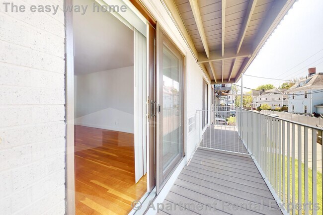 Building Photo - 134 Summer St