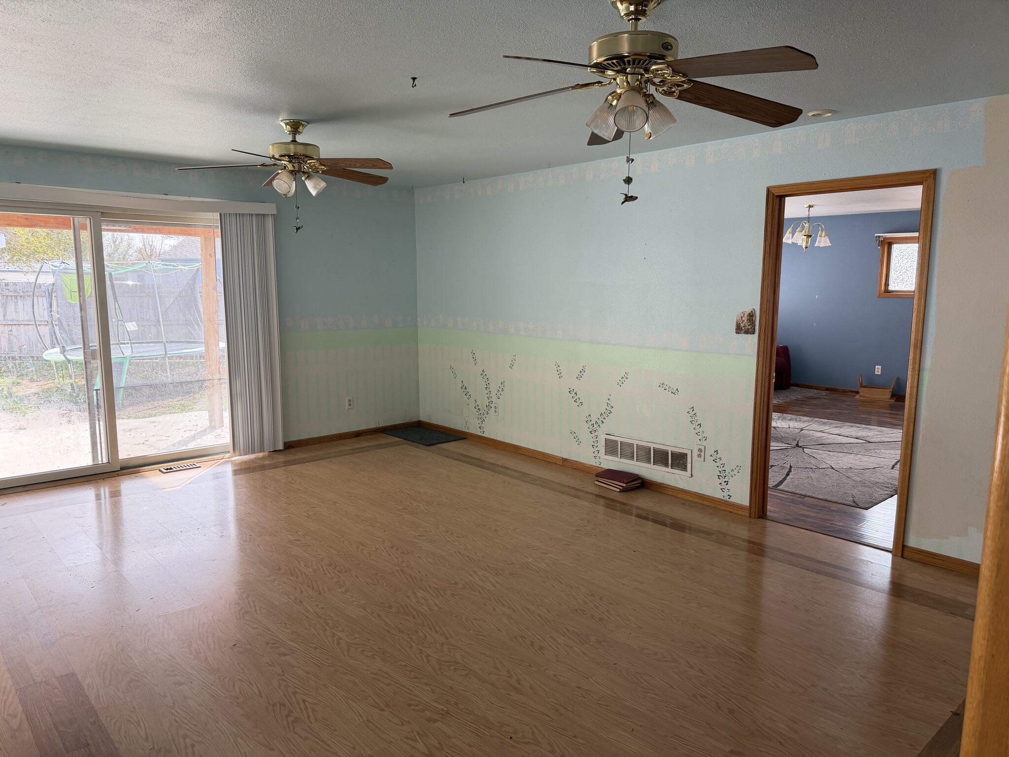 Building Photo - 569 Beverly Rd