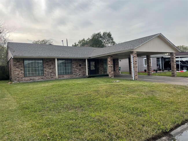 Building Photo - 4822 Meadow Park Dr