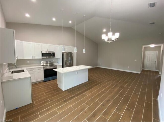 Building Photo - 117 Meadow Rd