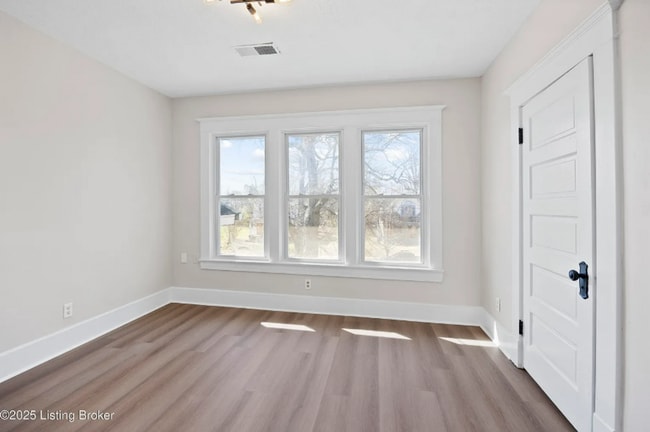 Building Photo - HISTORIC CHARM! Renovated 4 Bedroom, 3 Bat...