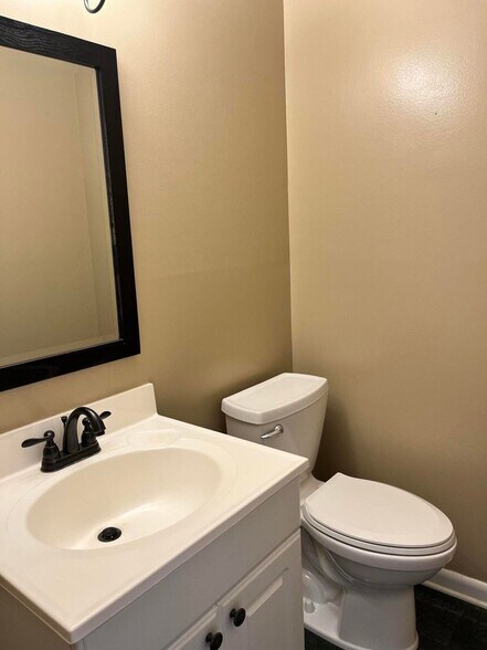 Building Photo - 168 Mountain Brook Dr