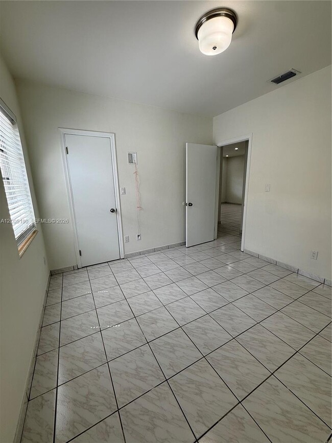 Building Photo - 7231 NW 2nd Terrace