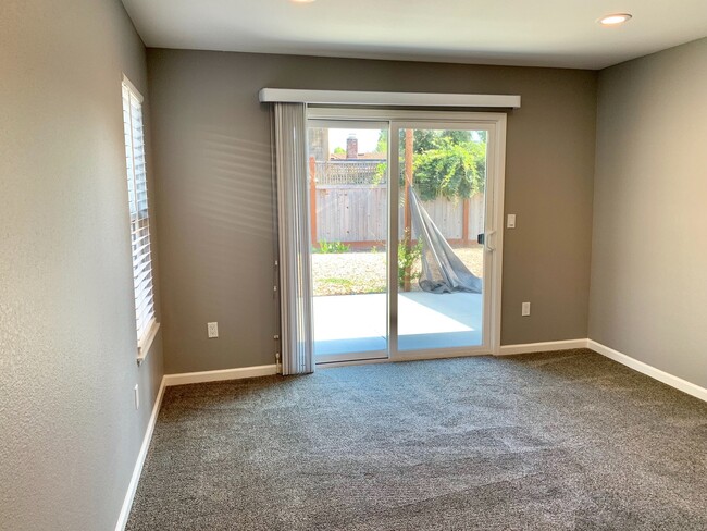 Building Photo - Completely Remodeled Single Level, 3 Bedro...