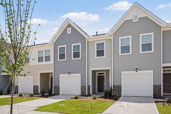 Building Photo - Brand-New Townhome Living in Raleigh!