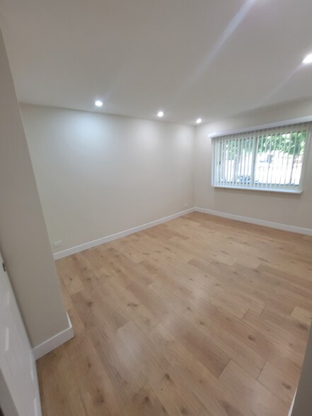 Building Photo - 700 Perrie Dr
