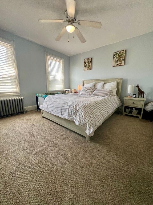 Building Photo - Gorgeous 3-Bedroom Townhome in East Falls! Available June 1st!