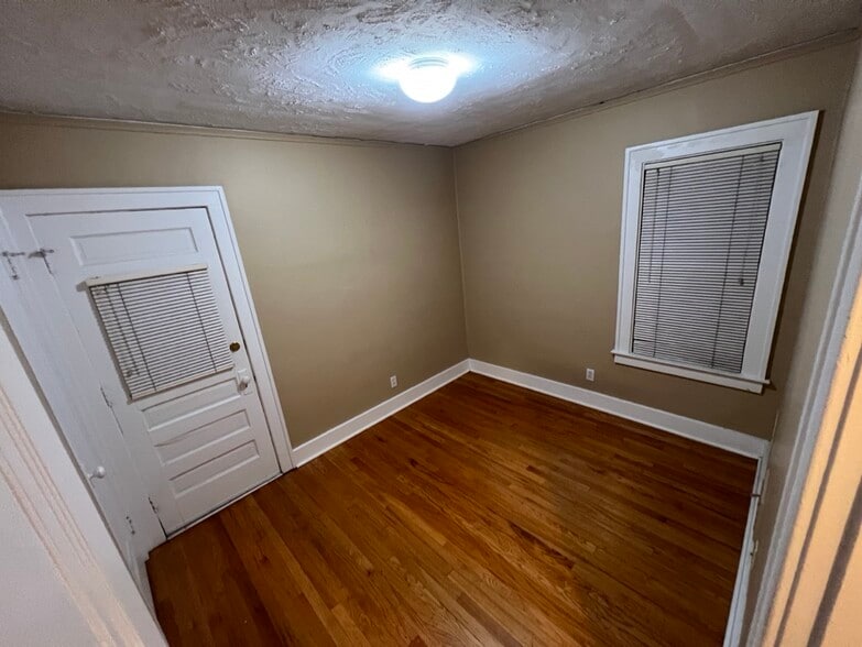 Bedroom 2 and door to back balcony - 164 Jewell St