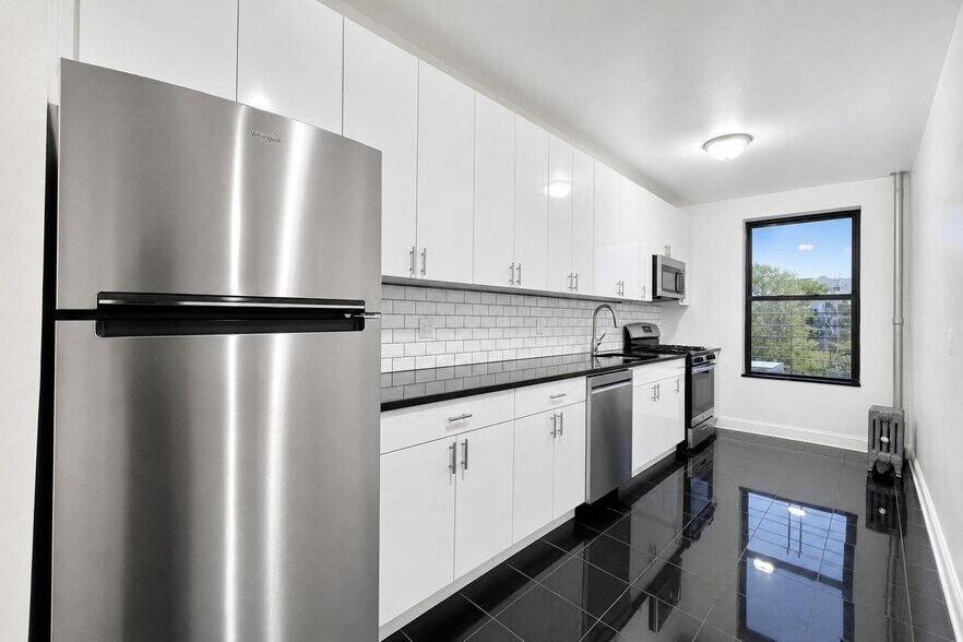 Building Photo - 1803 Riverside Dr