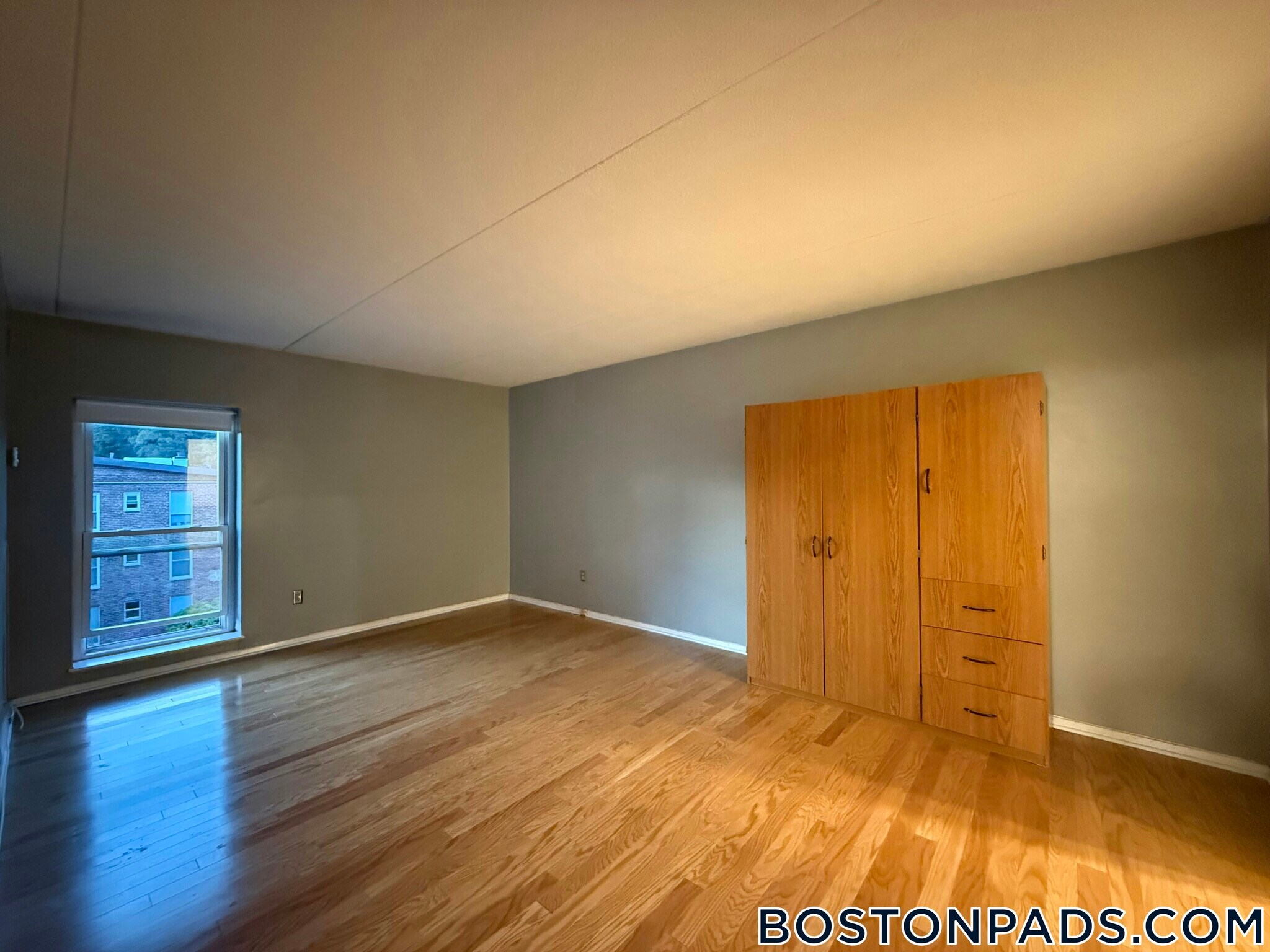 Building Photo - 50 Broadlawn Park