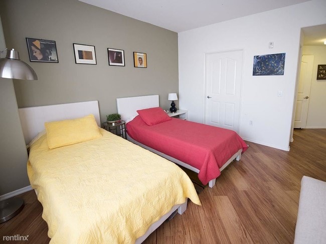 Building Photo - 532 16th St