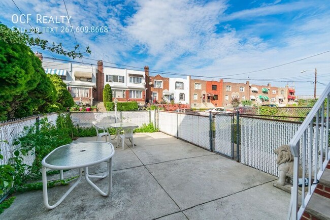 Building Photo - Three Bed Grays Ferry Home