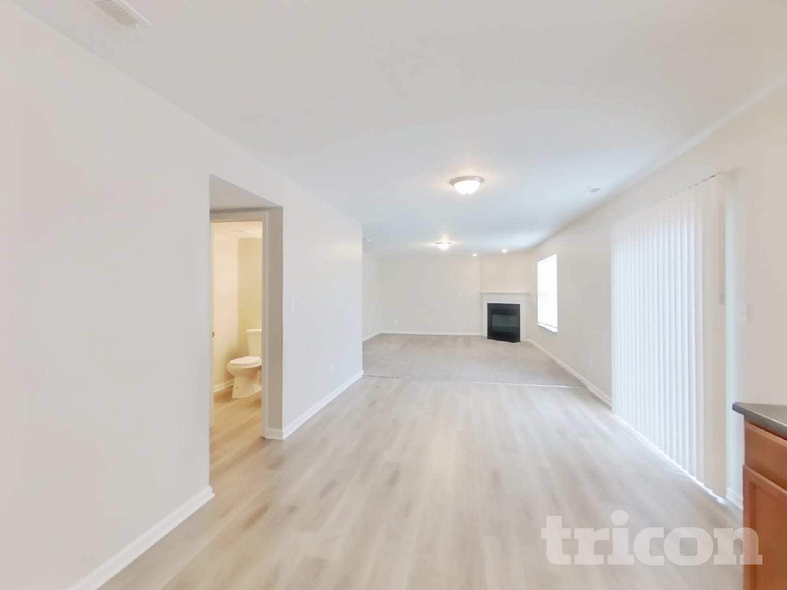 Building Photo - 749 Mozart Dr