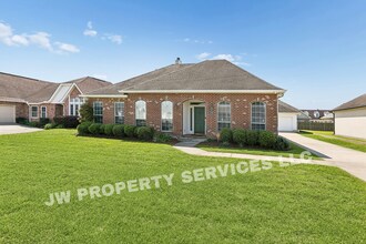 Building Photo - Spacious 4-Bedroom Home with Modern Comforts in Gretna