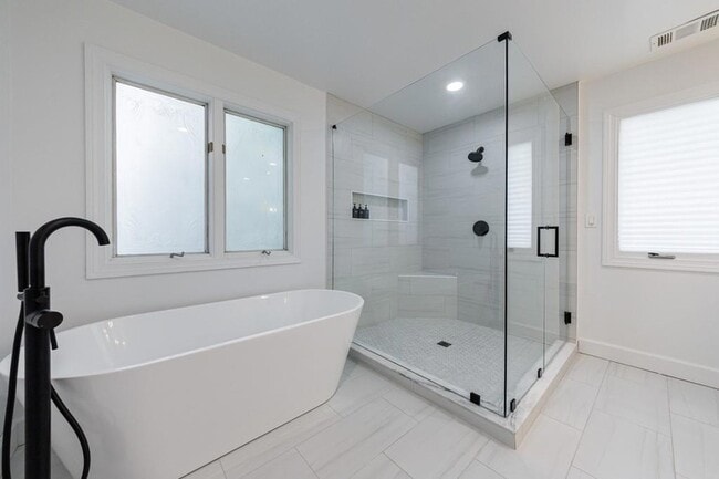 Building Photo - 3491 Roswell Rd NE