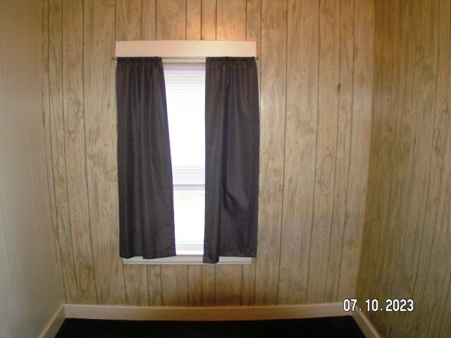 Building Photo - 2233 Buchanan Ave SW