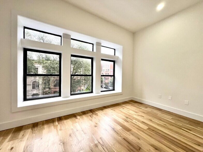 Building Photo - 22 Revere Pl