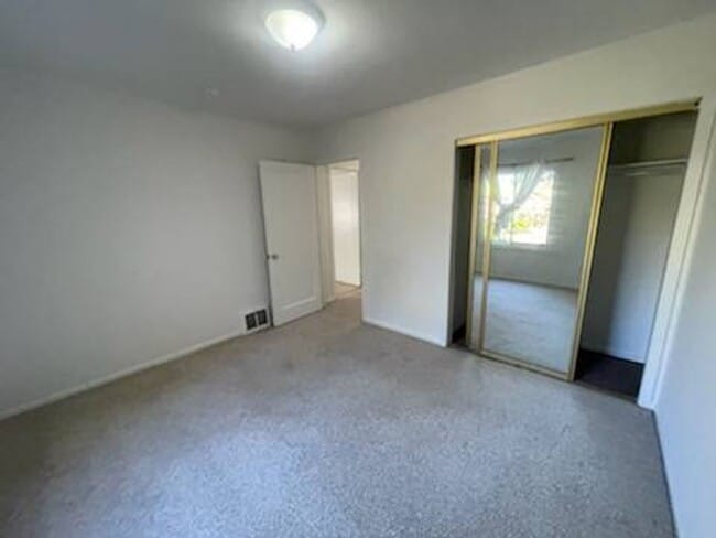 Building Photo - 3630