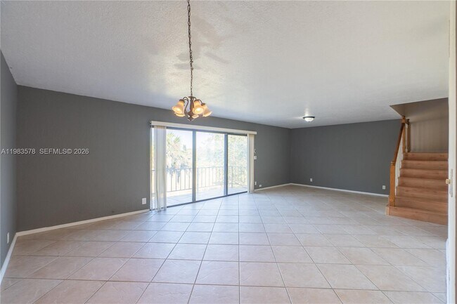 Building Photo - 430 Commodore Dr