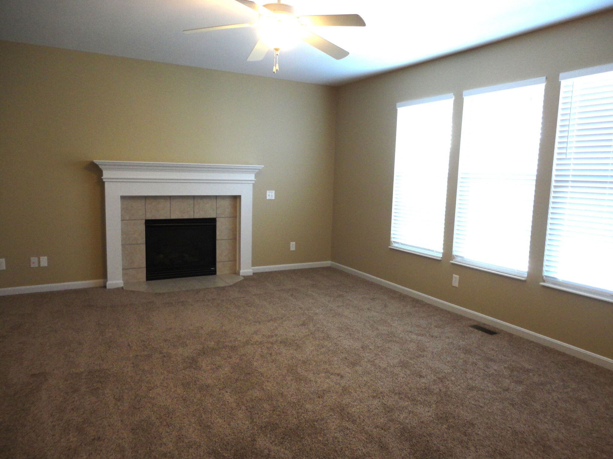 Building Photo - 2544 Softwind Ct