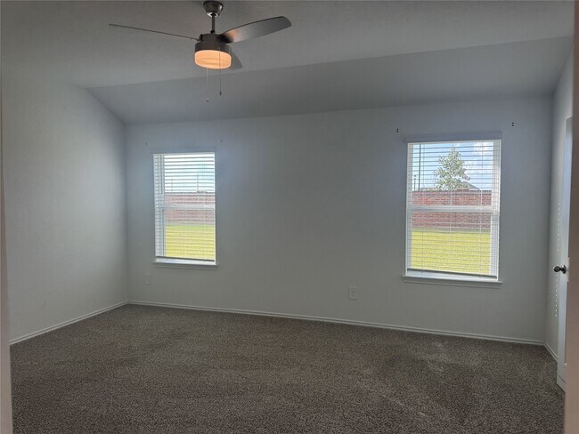 Building Photo - 5005 Almond Ter Dr